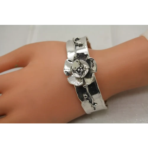 SHERRY TINSMAN .925 S.S. DOUBLE DOGWOOD WIDE CUFF bracelet