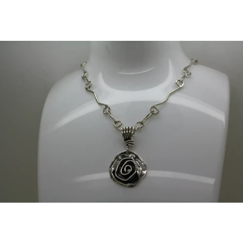 SHERRY TINSMAN .925 S.S. ORGANIC WRAPPED ROSE pendant necklace 17