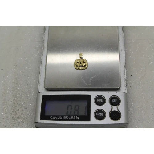 Sig. 14k Y.G. LASER CUT PUMPKIN JACK O LANTERN pendant