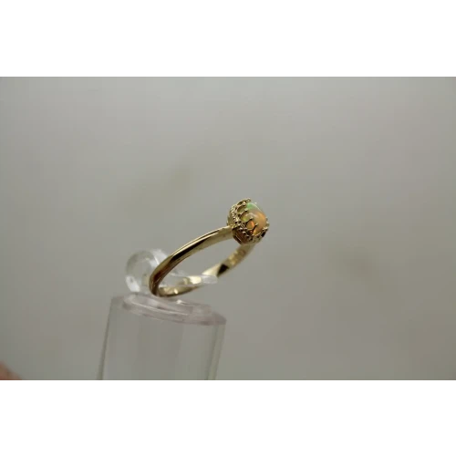 Signed 10k Yellow Gold Prong Set JELLY OPAL ring size 7