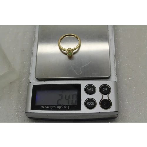 Signed 10k Yellow Gold Prong Set JELLY OPAL ring size 7