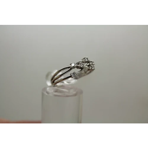 Signed 14k W.G. .18cttw DIAMOND TRIPLE BAND CROSSOVER ring size 8.5