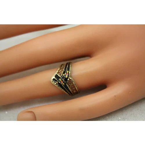 Signed 14k Y.G. CHEVRON FILIGREE ENAMELED DESIGN ring size 6.5