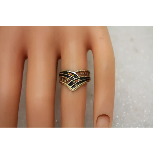 Signed 14k Y.G. CHEVRON FILIGREE ENAMELED DESIGN ring size 6.5