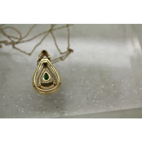 Signed 14k Y.G. EMERALD & DIAMOND TEARDROP pendant necklac 18