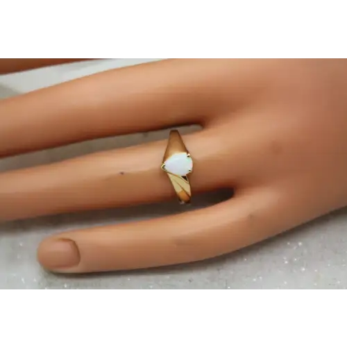 Signed 14k Y.G. TEARDROP OPAL SOLITAIRE FANCY BAND ring size 7.25