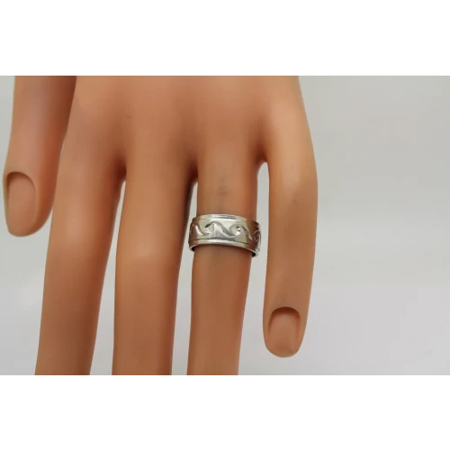 Signed .925 S.S. ETCHED HEART SWIRL DESIGN Band 5.75