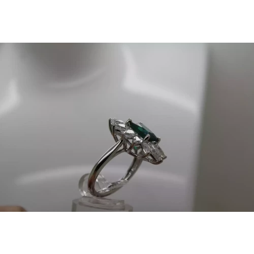 Signed .925 S.S. GREEN CZ WHITE CZ HALO COCKTAIL ring size 8