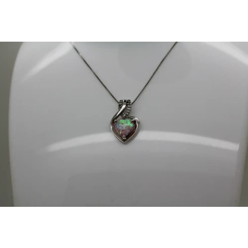 Signed .925 S.S. HEART CUT OPALITE white stone HEART necklace 18