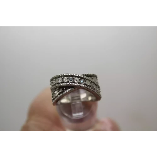 Signed .925 S.S. STUDDED BLUE DIAMOND accent BAND ring size 7