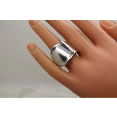 Signed .925 Sterling Silver WIDE CLASSIC STYLE SPOON RING size 10