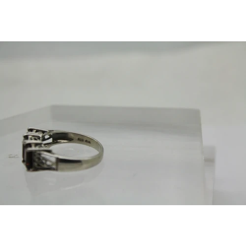 Signed CNA .925 S.S. GARNET 3 Stone HEART FILIGREE ring size 8