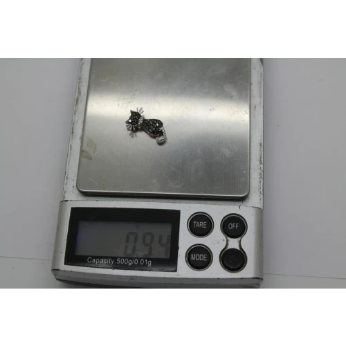 Signed CND 14k W.G. ADORABLE BLACK & WHITE DIAMOND CAT pendant