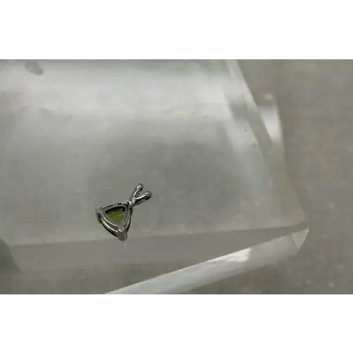 Signed DC 14k W.G. TRILLION CUT PERIDOT SOLITAIRE pendant