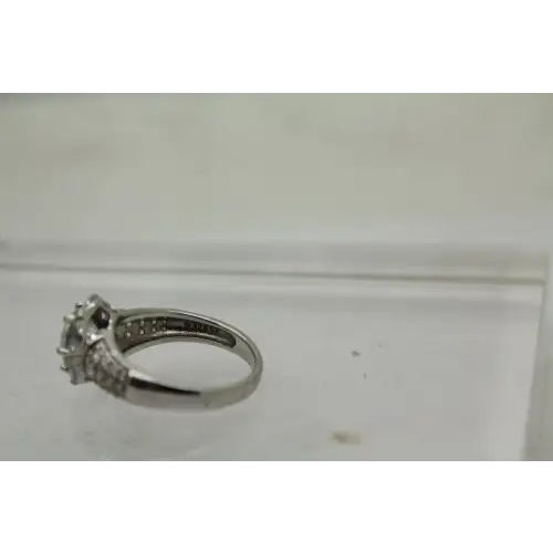 Signed FC .925 S.S. CZ FLOWER CLUSTER ring size 8