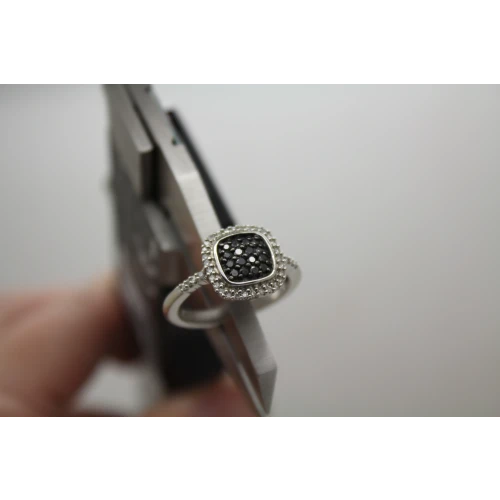 Signed JS .925 S.S. BLUE DIAMOND SPLIT SHANK ring size 7.75 #