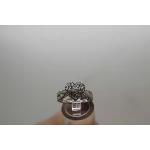 Signed JTW .925 S.S. DIAMOND HEART TWIST DESIGN ring size 6.75