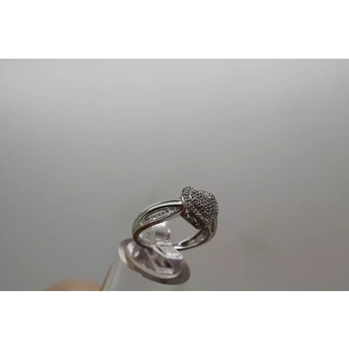 Signed JTW .925 S.S. DIAMOND HEART TWIST DESIGN ring size 6.75