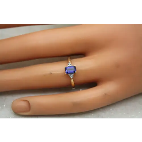 Signed LGL 10k Y.G. Emerald Cut BLUE TOPAZ DIAMOND acc. ring size 7