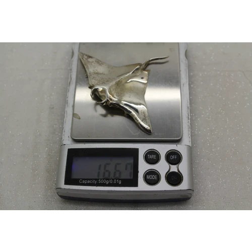 Signed LS .925 S.S. DIMENSIONAL STINGRAY DESIGN pin brooch 16.6g