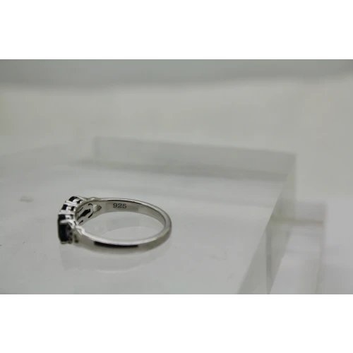 Signed MCGI .925 S.S. LONDON BLUE TOPAZ 3 Stone ring size 7.75 #