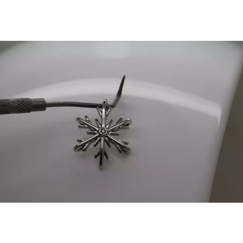 Signed SBD .925 S.S. DIMENSIONAL DIAMOND acc. SNOWFLAKE pendant
