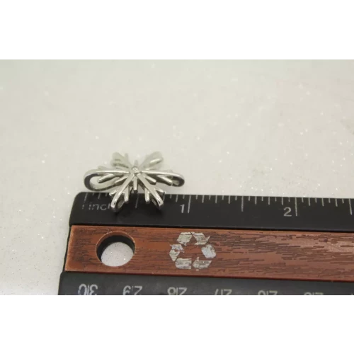 Signed SBD .925 S.S. DIMENSIONAL DIAMOND acc. SNOWFLAKE pendant