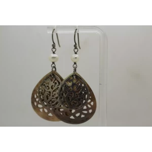 SILPADA .925 S.S. CARVED MOTHER OF PEARL & PEARL Dangle