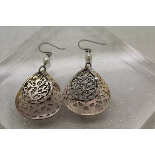 SILPADA .925 S.S. CARVED MOTHER OF PEARL & PEARL Dangle