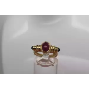 DESIGNER 14k Y.G. RUBY CABOCHON & BLUE SAPPHIRE ring size 6