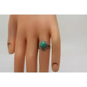 Vtg. .925 S.S. GREEN TURQUOISE ROPE DESIGN SPLIT SHANK ring size 6