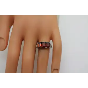 Signed CNA .925 S.S. GARNET 3 Stone HEART FILIGREE ring size 8