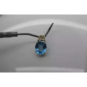 10k Y.G. Large Oval Cut BLUE TOPAZ SOLITAIRE pendant