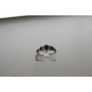 10k W.G. .39ctw BLACK & .22ctw WHITE DIAMOND BRAIDED band ring
