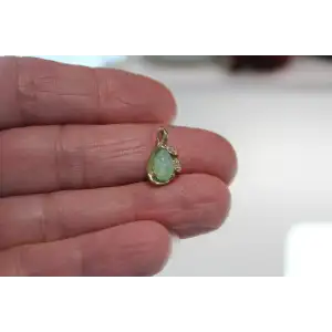 14k Y.G. GREEN SAPPHIRE LINDE LINDY STAR Dia. Acc. TEARDROP pend.