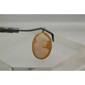 14k Yellow Gold PEACH & CREAM CARVED CAMEO Pendant
