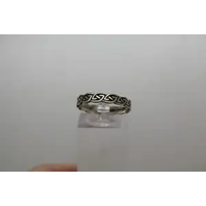 Avon RJ .925 S.S. CELTIC KNOT DESIGN BAND ring size 9