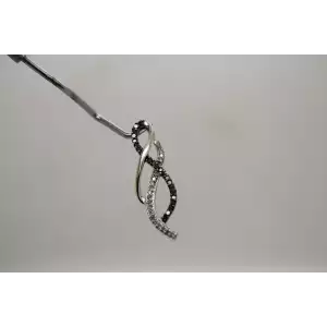 10.k W.G. .34ctw BLACK & WHITE DIAMOND RIBBON DESIGN pendant