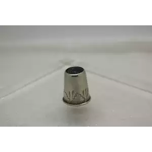 Vintage .925 S.S. NATIVE AMERICAN DESIGN THIMBLE