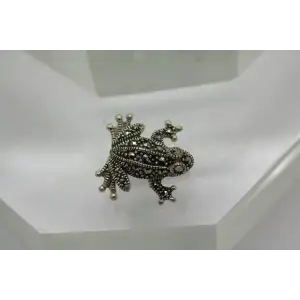 Designer .925 S.S. MARCASITE ADORABLE LITTLE FROG pin