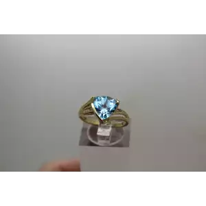 AV ALWAND VAHAN 10k Y.G. Trillion Cut BLUE TOPAZ DIAMOND ACC. ring size 6.75