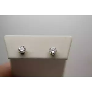 14k White Gold .90ctw DIAMOND STUD earrings