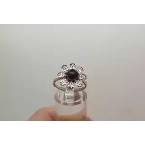 .925 S.S. BROWN PEARL & WHITE STONE FLOWER DESIGN ring size 7