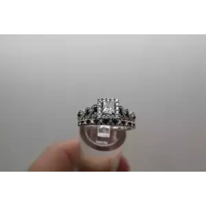 VERA WANG 14k W.G. .37ct CTR. DIAMOND & SAPPHIRE HALO BRIDAL SET sz 8.5