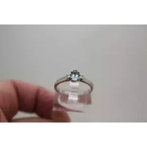 14k W.G. AQUAMARINE & DIAMOND SOLITAIRE w/ acc. ring size 7.25