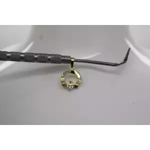 IRELAND 14k Y.G. DIAMOND CLADDAGH pendant