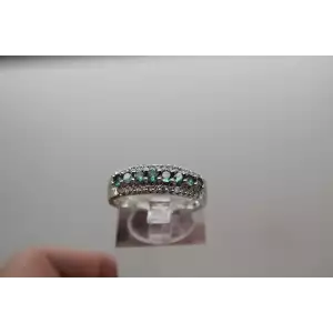 14k White Gold GREEN TOPAZ & DIAMOND band ring size 8.25