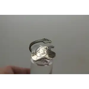 Vtg. HARD ROCK CAFE .925 S.S. GUITAR WRAP ring size 8