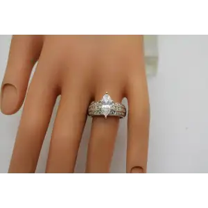 .925 S.S. Large DIAMONIQUE CZ w/acc. ENGAGEMENT ring size 8 #