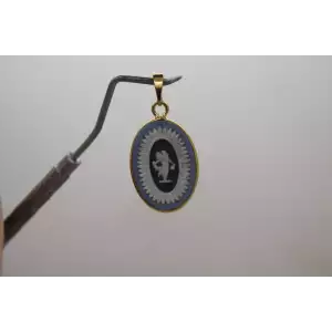 18k Yellow Gold Made in England TRI COLOR WEDGWOOD OVAL CAMEO pendant